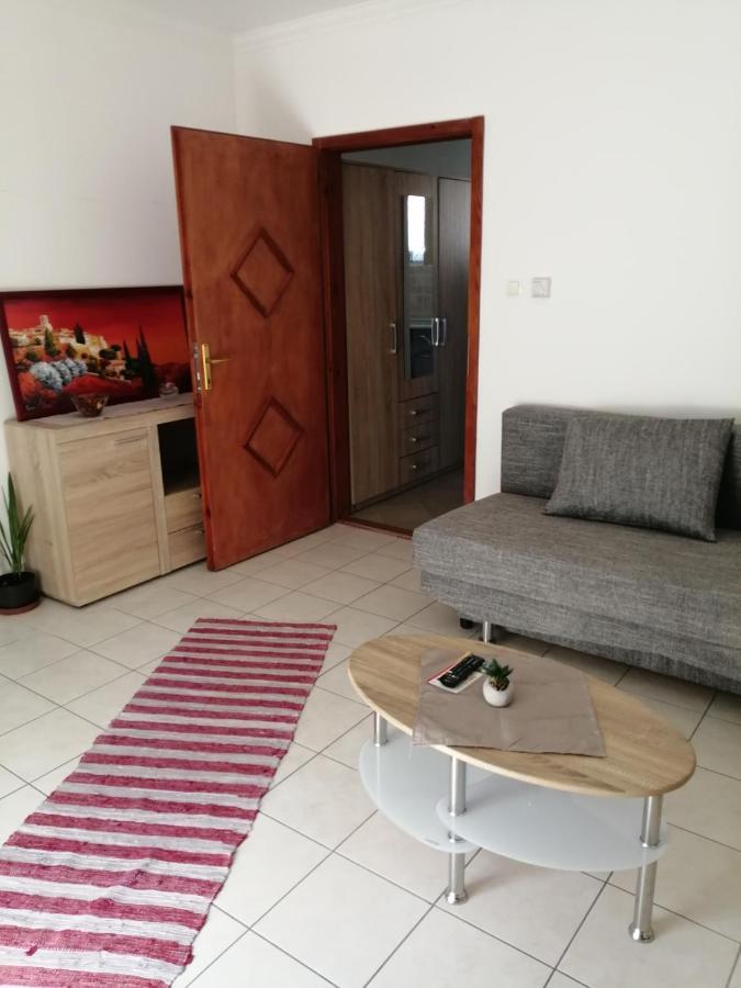 Apartman Pavai Hajduszoboszlo Ngoại thất bức ảnh
