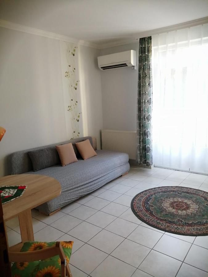 Apartman Pavai Hajduszoboszlo Ngoại thất bức ảnh