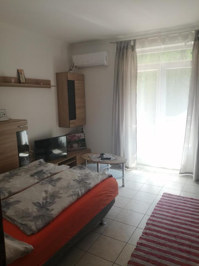 Apartman Pavai Hajduszoboszlo Ngoại thất bức ảnh