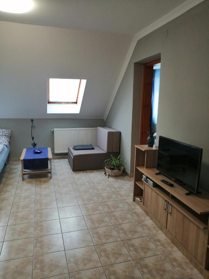 Apartman Pavai Hajduszoboszlo Ngoại thất bức ảnh