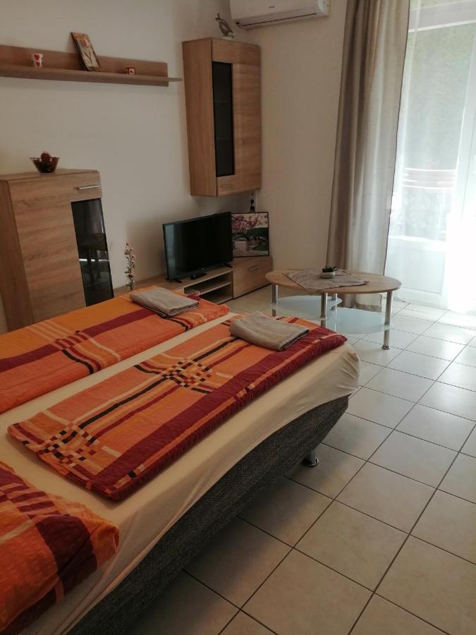 Apartman Pavai Hajduszoboszlo Ngoại thất bức ảnh