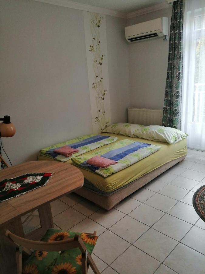 Apartman Pavai Hajduszoboszlo Ngoại thất bức ảnh